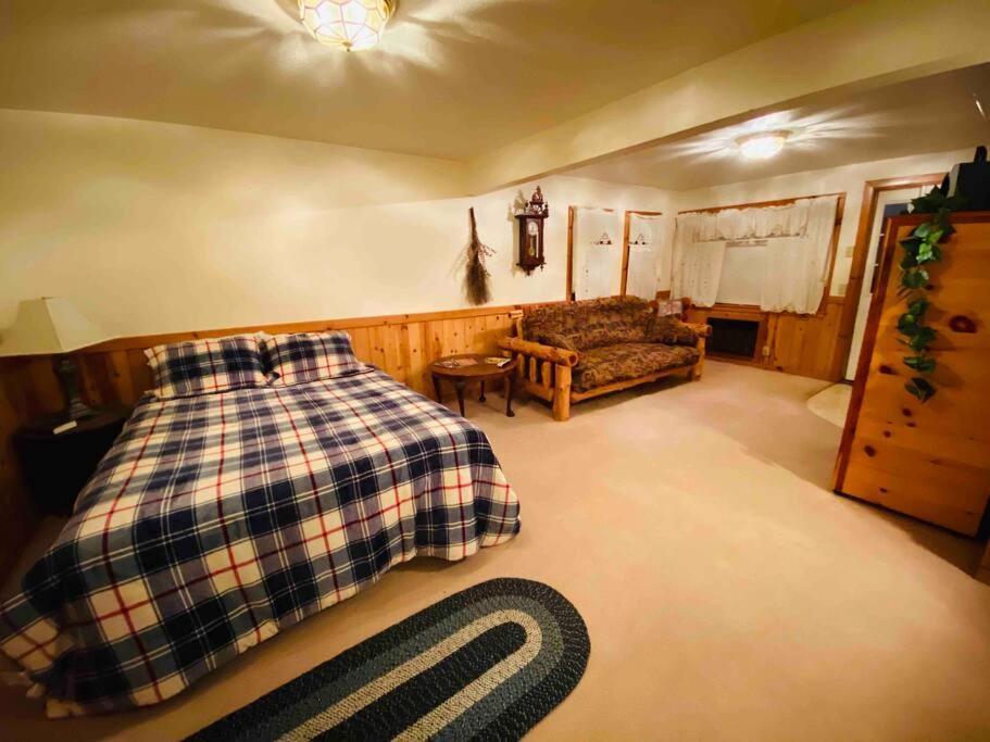The Loft At Bear Mountain Log Cabins Eureka Springs Exterior photo
