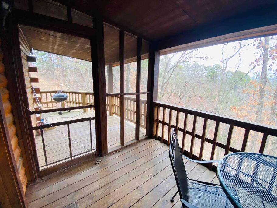 The Loft At Bear Mountain Log Cabins Eureka Springs Exterior photo