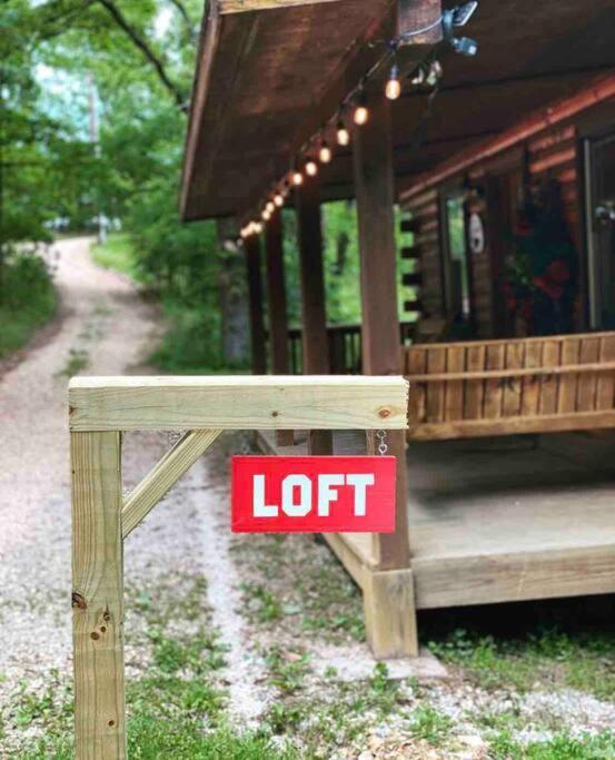 The Loft At Bear Mountain Log Cabins Eureka Springs Exterior photo