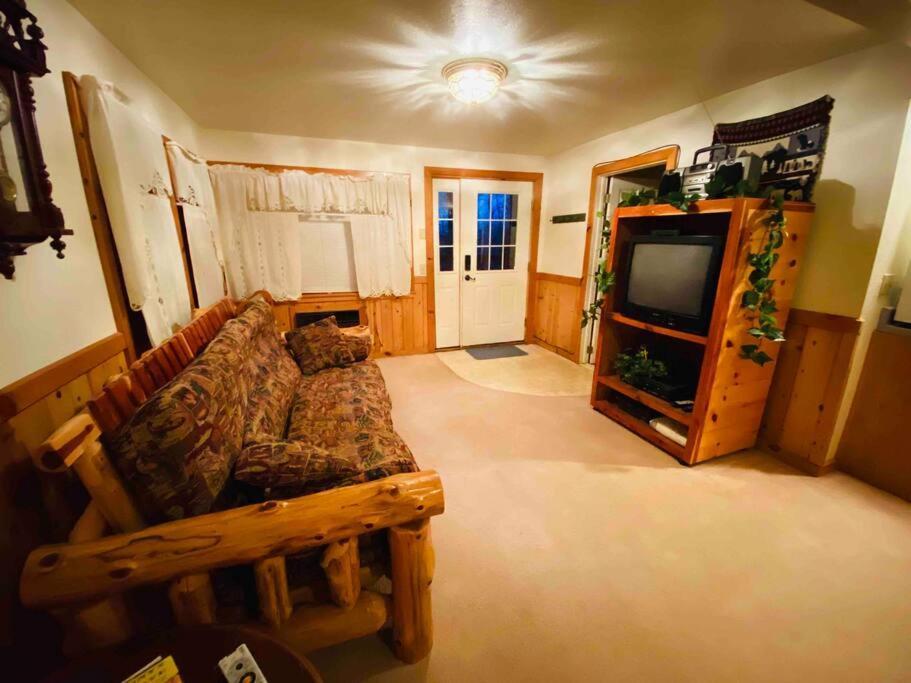 The Loft At Bear Mountain Log Cabins Eureka Springs Exterior photo