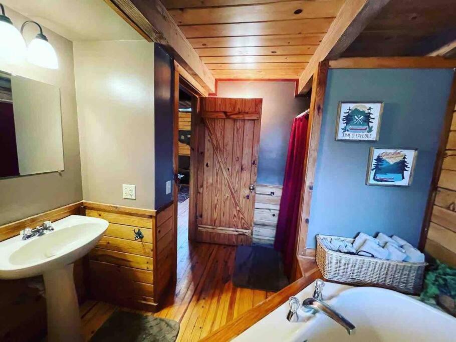 The Loft At Bear Mountain Log Cabins Eureka Springs Exterior photo
