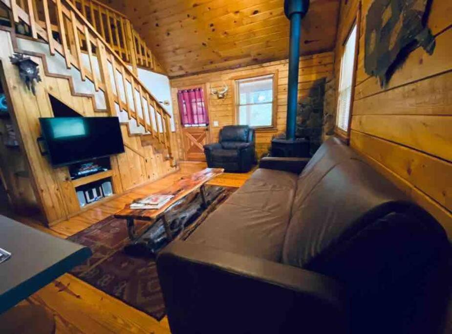 The Loft At Bear Mountain Log Cabins Eureka Springs Exterior photo